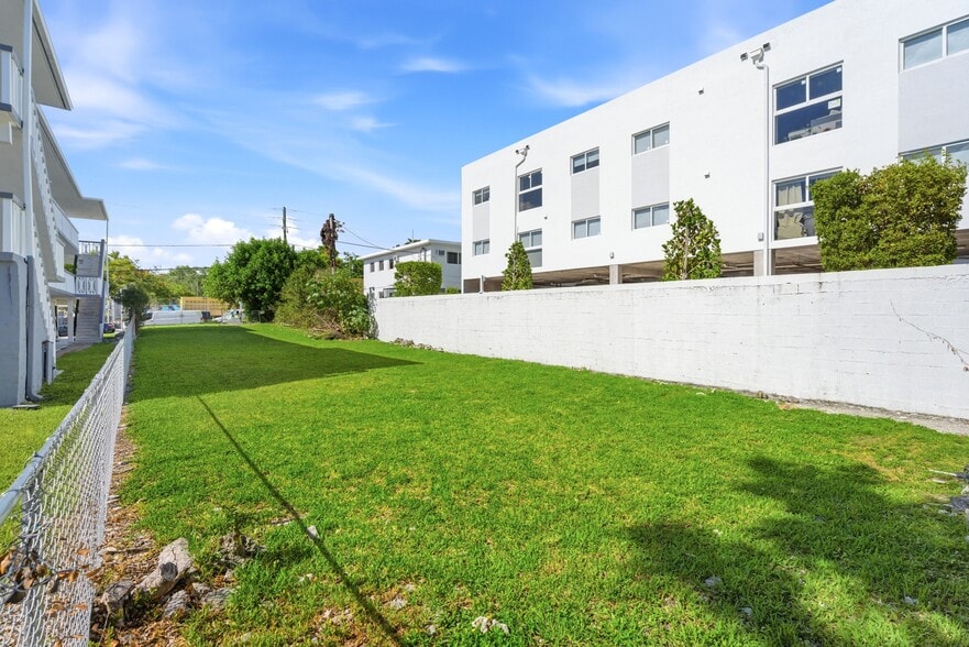More Photos Of 718 SW 4th St, Miami Land For Sale