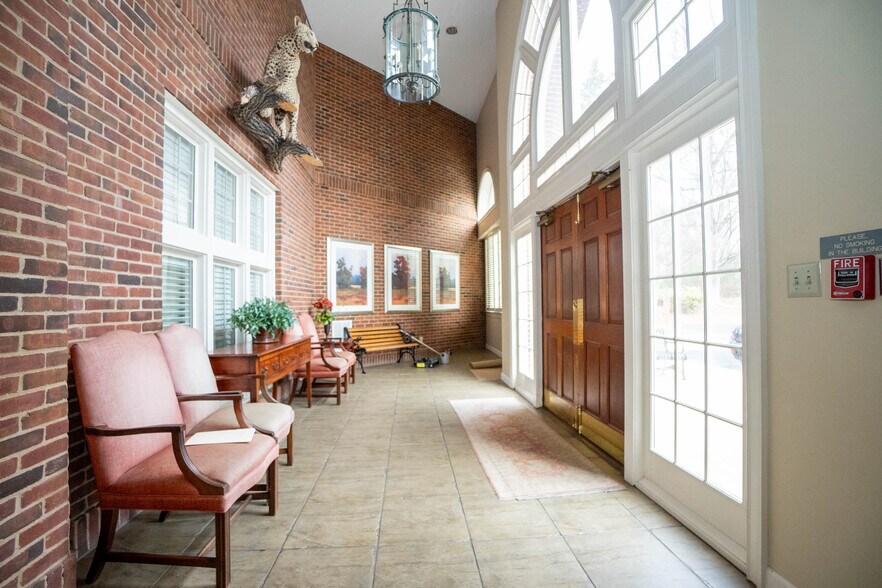 More Photos Of 120 Trinity Pl, Athens Medical For Lease