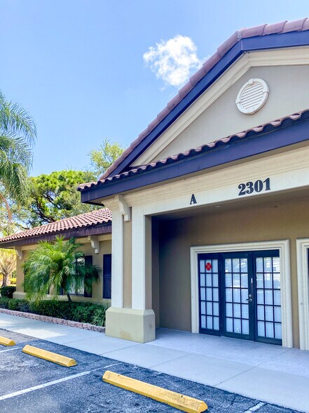 More Photos Of 2301 60th St, Bradenton Medical For Lease
