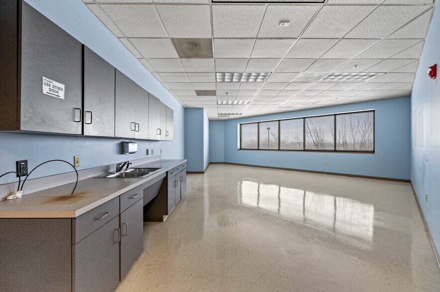 More Photos Of 3 Crowne Point Ct, Sharonville Office For Sale