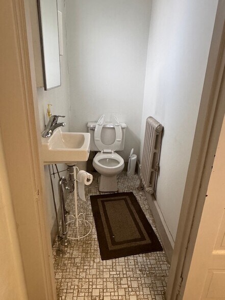 More Photos Of 151 Green St, Lansdale Warehouse For Sale