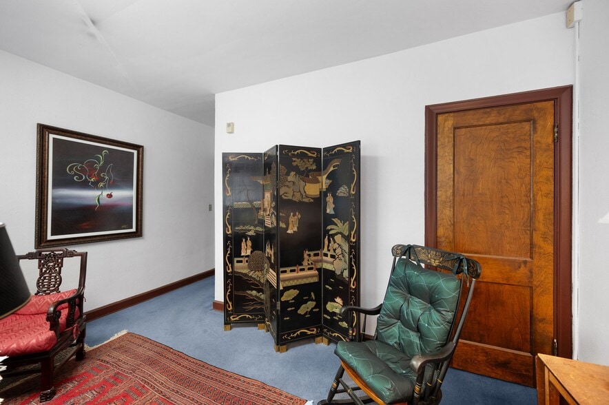 More Photos Of 16903 Fischer Rd, Cleveland Office For Sale