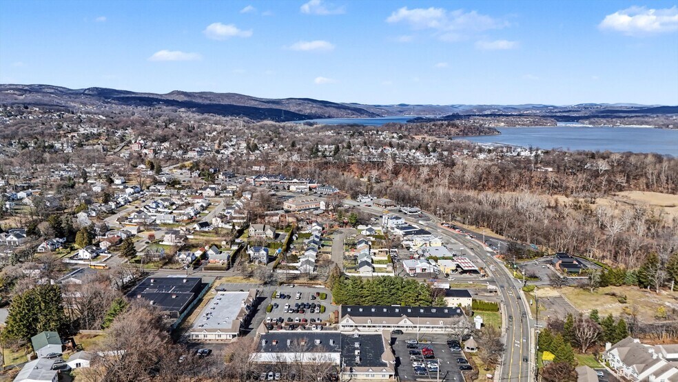 More Photos Of 24-26 Liberty Square Mall, Stony Point Office For Sale