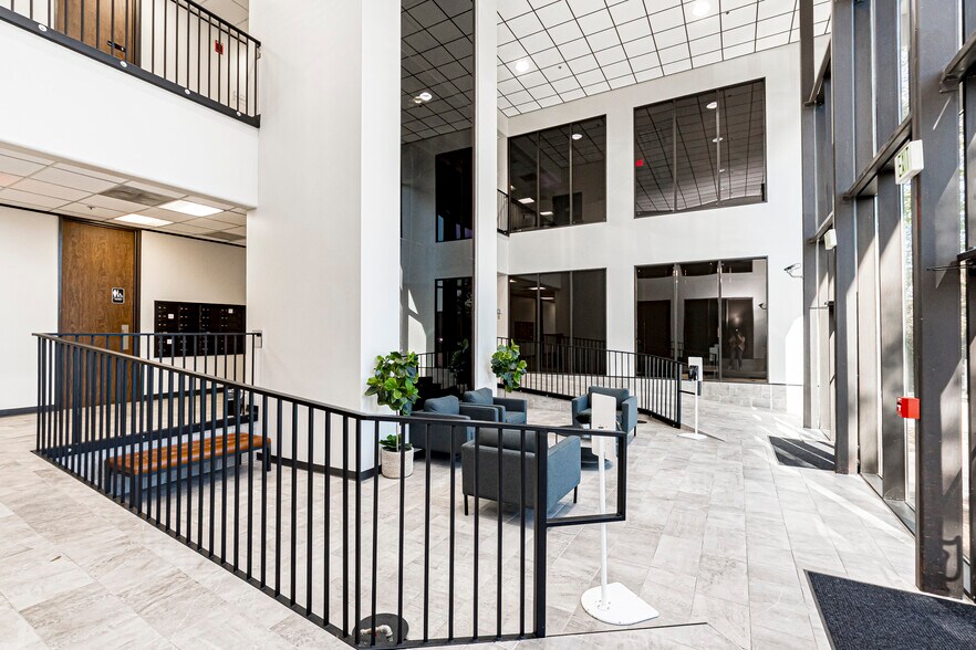 More Photos Of 11550 Newcastle Ave, Baton Rouge Office For Lease