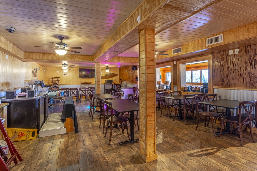 More Photos Of 28 W Bayshore Dr, Saint George Island Restaurant For Sale