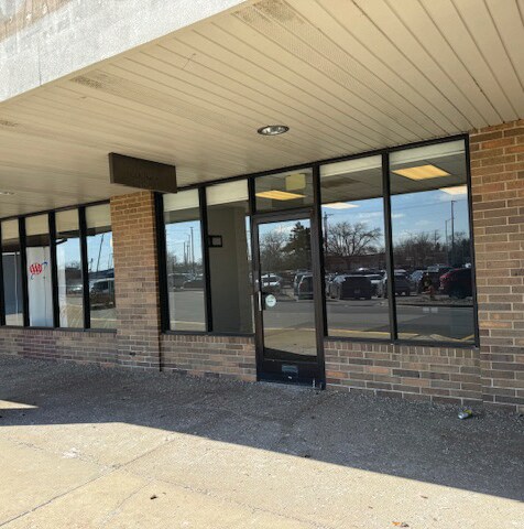 More Photos Of 1816-1844 S Arlington Heights Rd, Arlington Heights General Retail For Lease