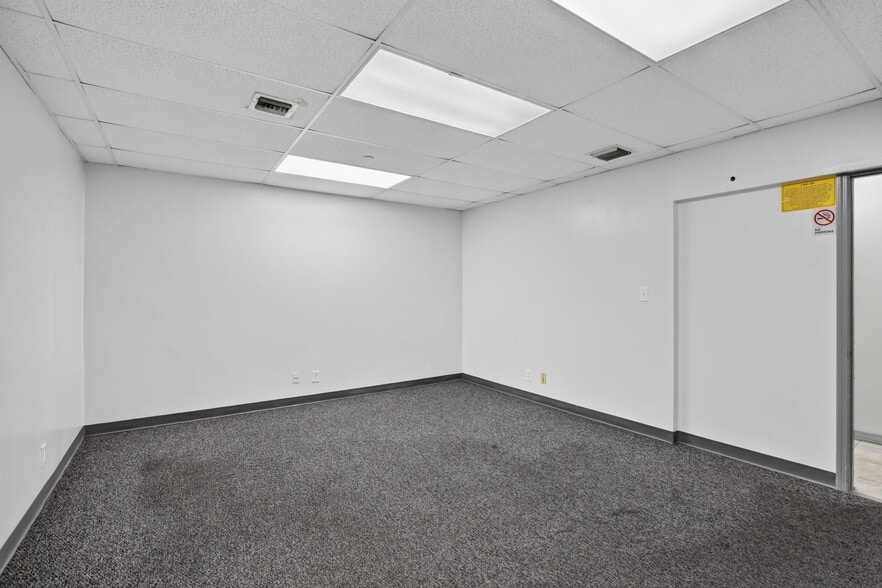 More Photos Of 2027 Sherman St, Hollywood Flex For Lease