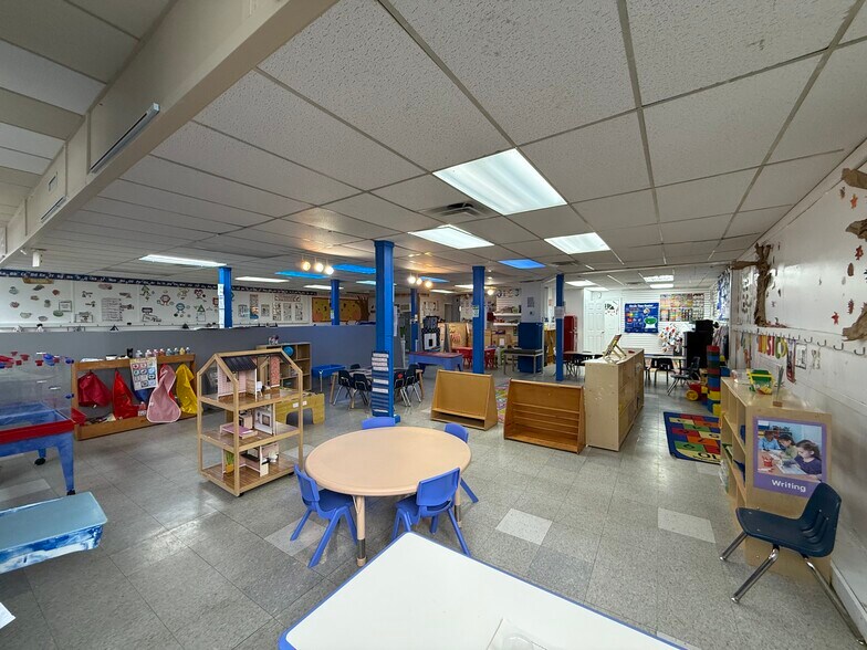 More Photos Of 118 W Boylston St, Worcester Freestanding For Sale