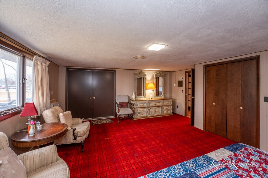 More Photos Of 104 W Houghton Lake Dr, Prudenville Hotel For Sale