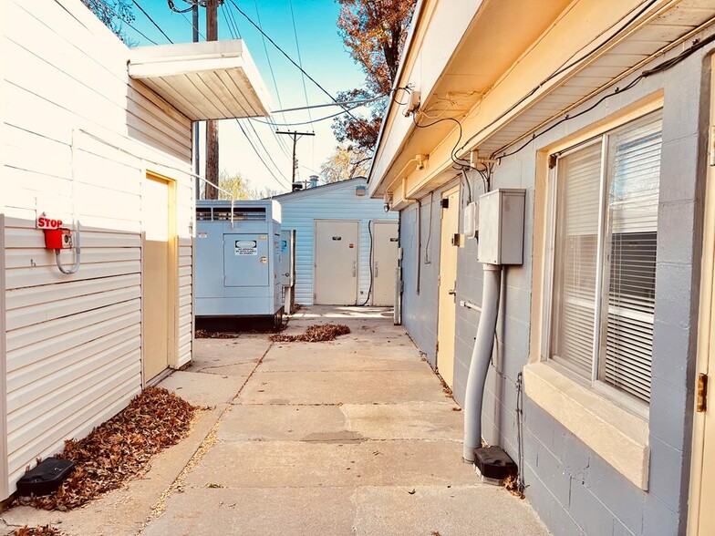 More Photos Of 720 W 1st St, Coffeyville Healthcare For Sale