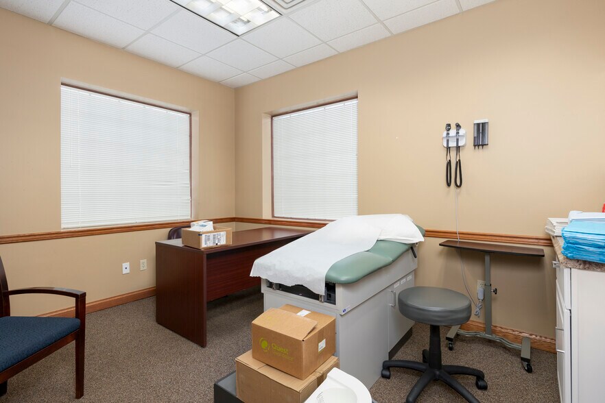 More Photos Of 6631 Main St, Buffalo Medical For Lease