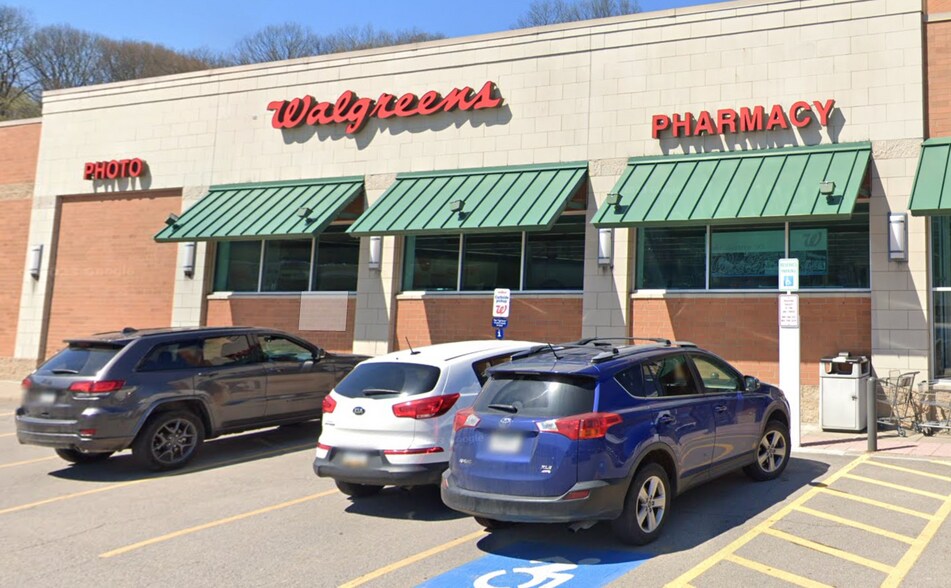 More Photos Of 1701 William Flynn Hwy, Glenshaw Drugstore For Sale