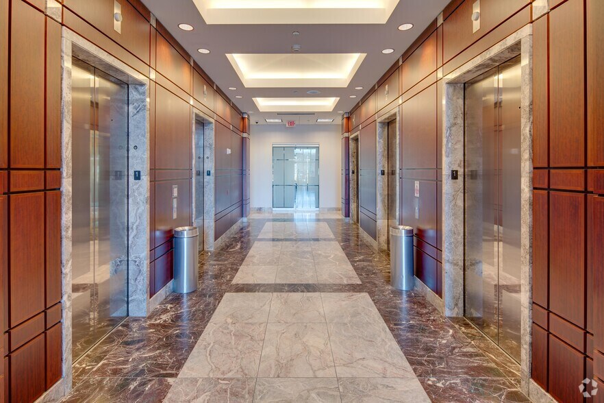 More Photos Of 2100 E Lake Cook Rd, Buffalo Grove Office For Lease