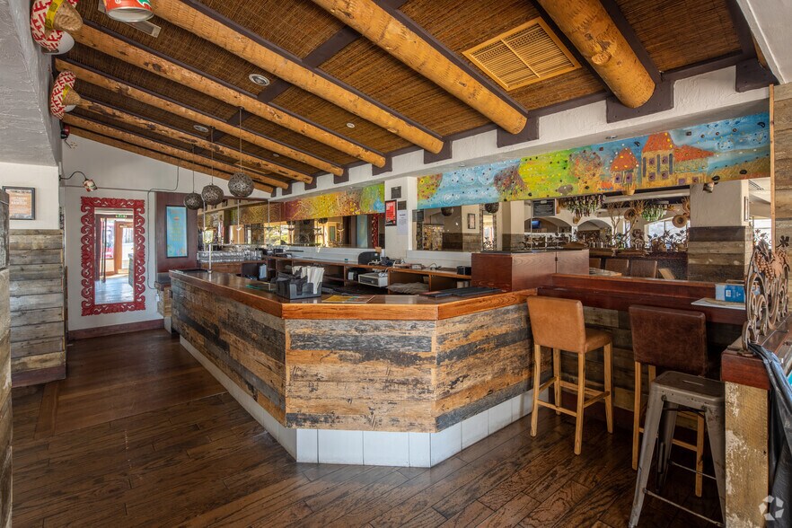 More Photos Of Beach Esplanade, Aberdeen Restaurant For Lease