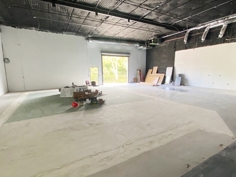 More Photos Of 6383 Rose Ln, Carpinteria Warehouse For Lease