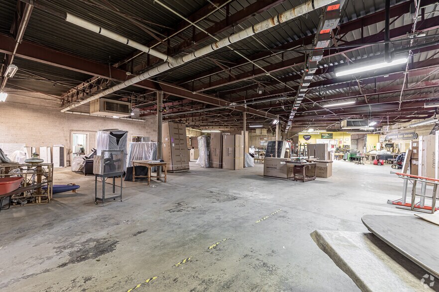 More Photos Of 453 New Park Ave, West Hartford Warehouse For Sale