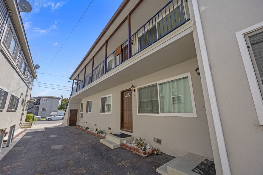 More Photos Of 1629 E Maple Ave, El Segundo Apartments For Sale