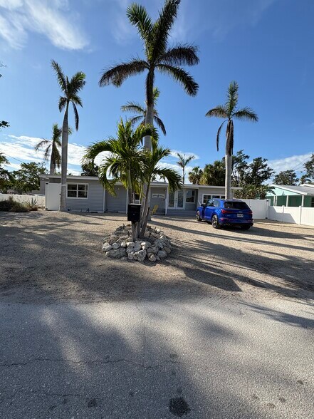 Primary Photo Of 5032 Calle Minorga, Sarasota Office Residential For Sale