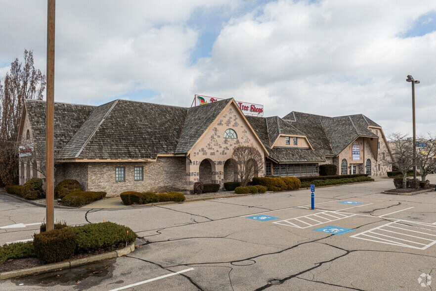 More Photos Of 300 Quaker Ln, Warwick Unknown For Lease