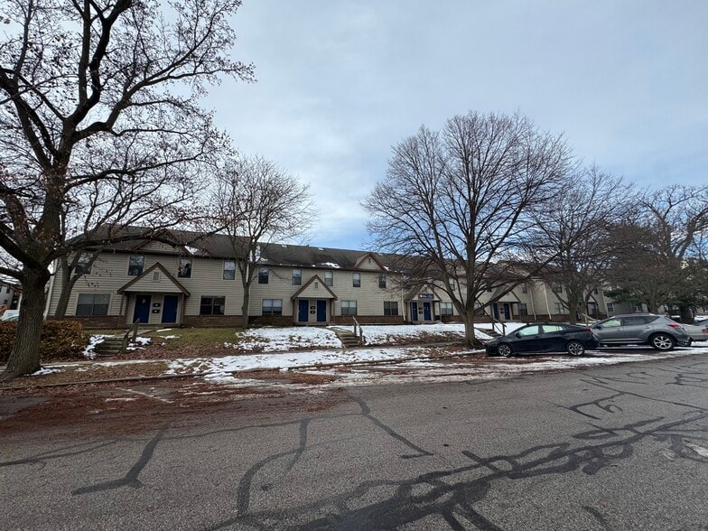 Primary Photo Of 421-439 S Chauncey Ave, West Lafayette Apartments For Sale