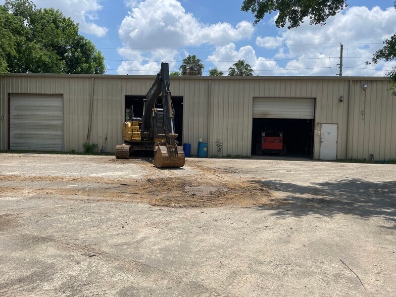 More Photos Of 8226 Warren Rd, Houston Warehouse For Sale