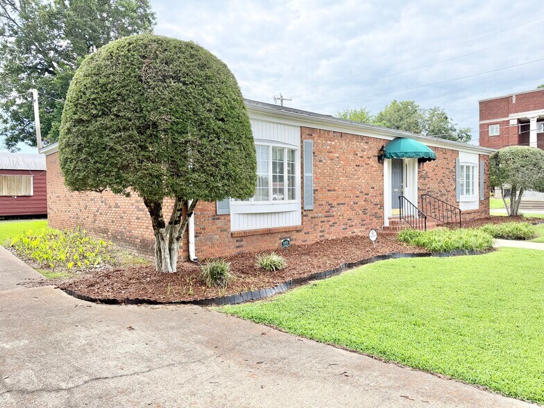 More Photos Of 105 N Hickory St, Aberdeen Flex For Sale