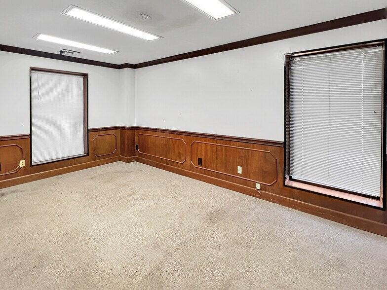 More Photos Of 1831 James I Harrison Jr Pky E, Tuscaloosa Light Manufacturing For Lease