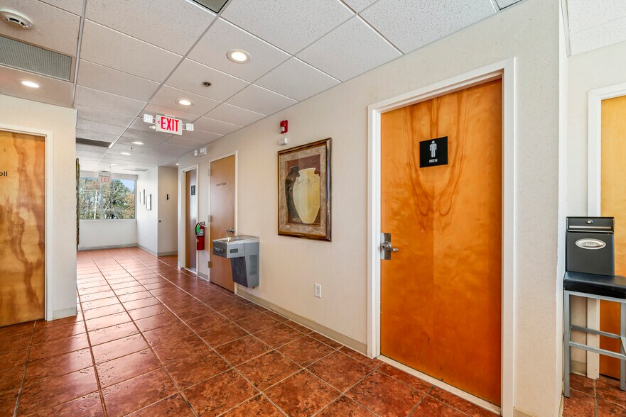 More Photos Of 2477 Route 516, Old Bridge Medical For Lease