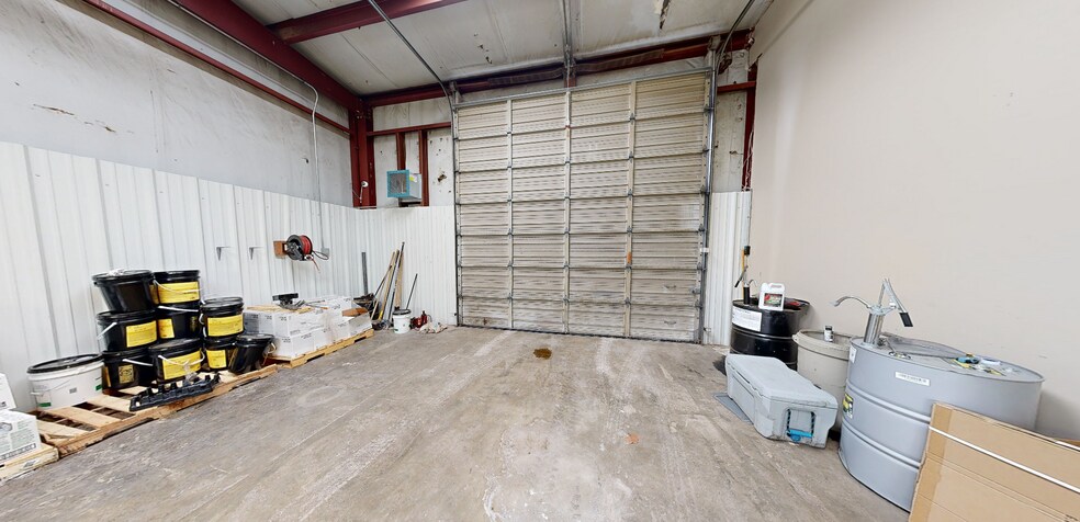 More Photos Of 609 W Poplar St, Fayetteville Warehouse For Lease