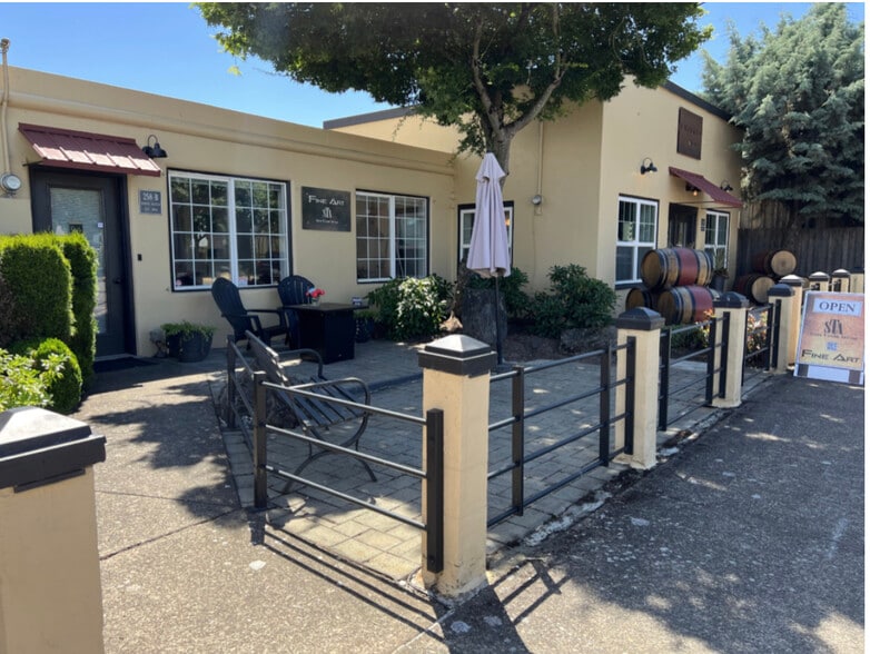 More Photos Of 258 N Kutch St, Carlton Storefront For Sale