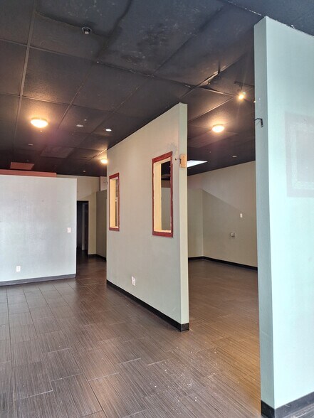 More Photos Of 275 N Clovis Ave, Clovis Unknown For Lease