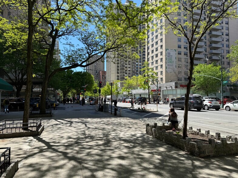 More Photos Of 66 W 94th St, New York Apartments For Lease
