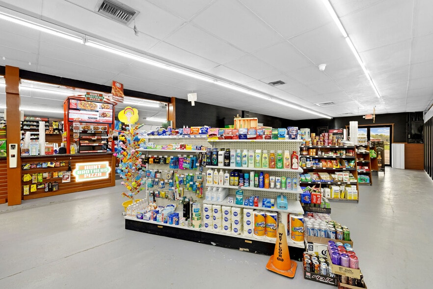 More Photos Of 839 New Hope Cedar Point Rd, New Hope Specialty For Sale