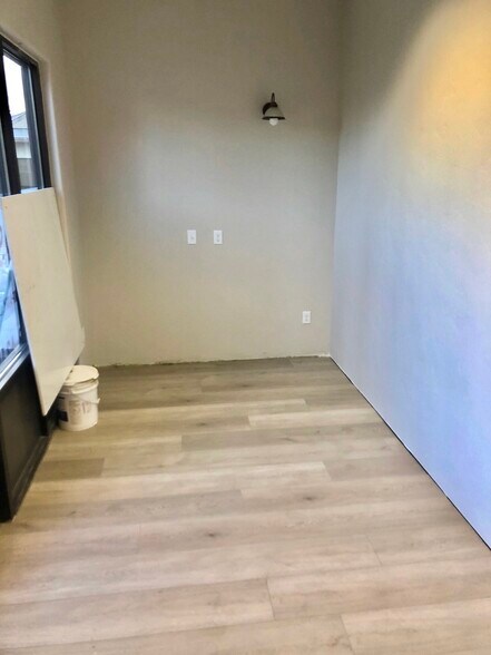 More Photos Of 51530 Huntington Rd, La Pine Office For Lease