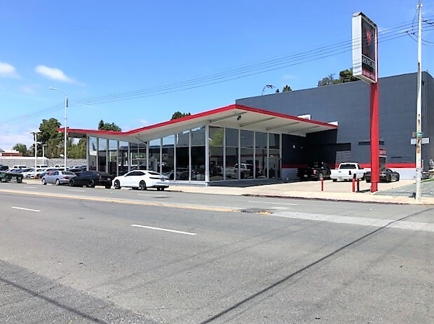 Primary Photo Of 22196 Mission Blvd, Hayward General Retail For Sale