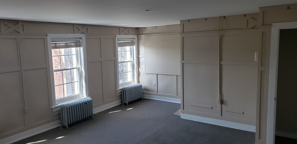 More Photos Of 37 Main St, Toms River Storefront Retail Office For Lease