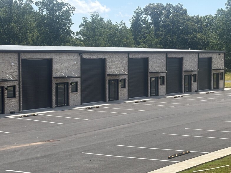 Primary Photo Of 500 N Lumpkin Campground Rd, Dawsonville Flex For Lease