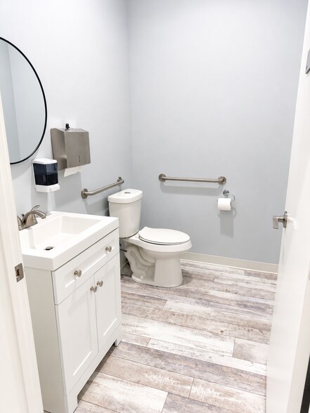 More Photos Of 21219 Blair Rd, Conroe Industrial For Sale