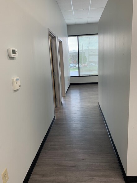 More Photos Of 950 Taylor Station Rd, Gahanna Research And Development For Lease