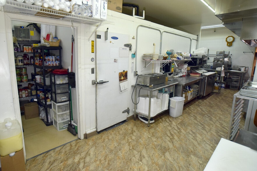 More Photos Of N7625 Parkway Rd, Crivitz Restaurant For Sale