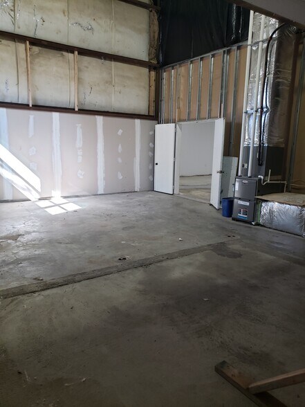 More Photos Of 1003-1013 Church St, Palmer Freestanding For Lease