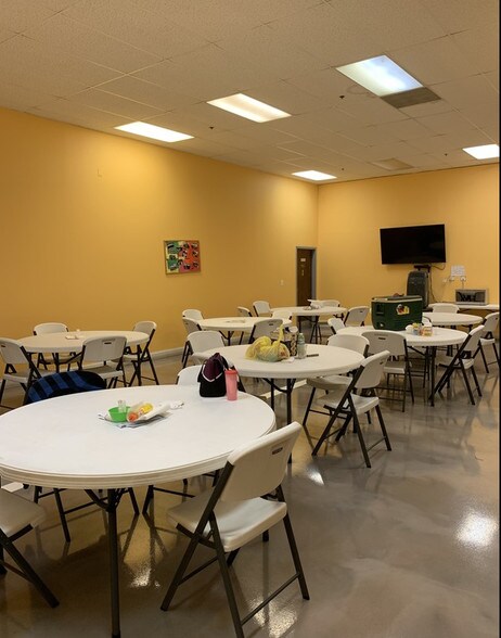More Photos Of 1414 Jacobson Dr, Waukegan Warehouse For Sale