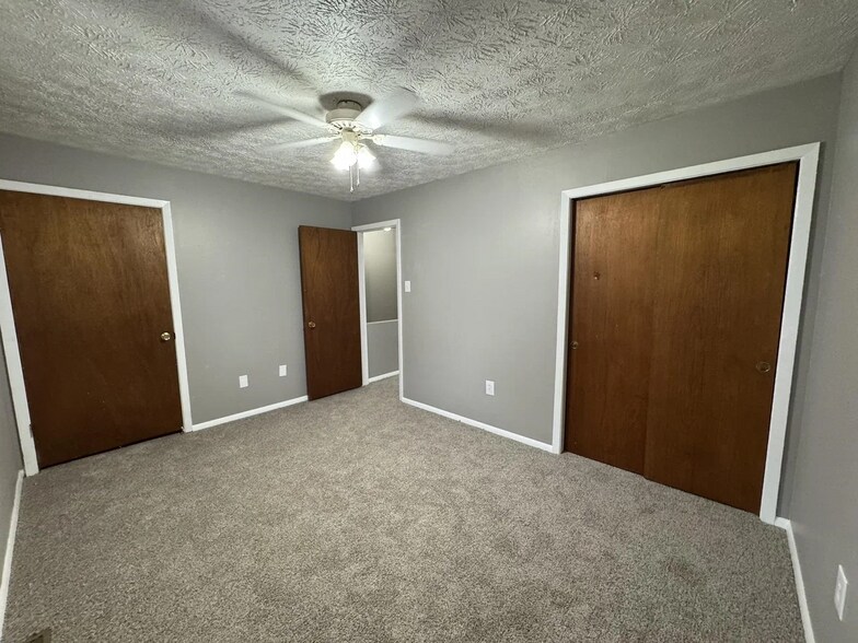More Photos Of 5031 W Pea Ridge Rd, Huntington Apartments For Sale