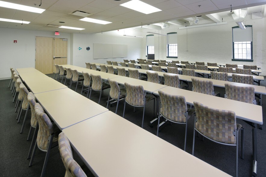 More Photos Of 166 Valley St, Providence Office Residential For Lease