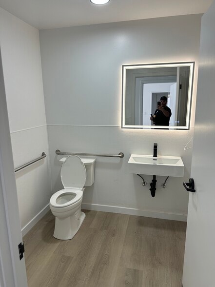 More Photos Of 1264 A St, Hayward Office For Lease