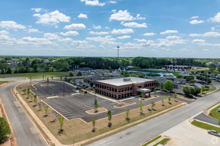 More Photos Of 8425 Wann Dr NW, Madison Medical For Lease