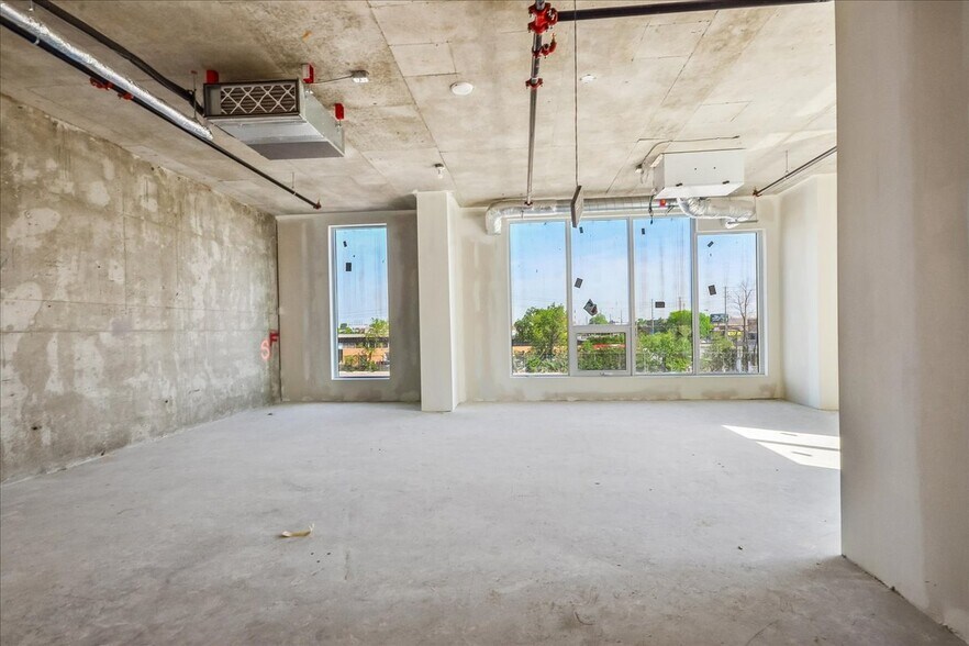 More Photos Of 600 Dixon Rd, Toronto Hotel For Sale