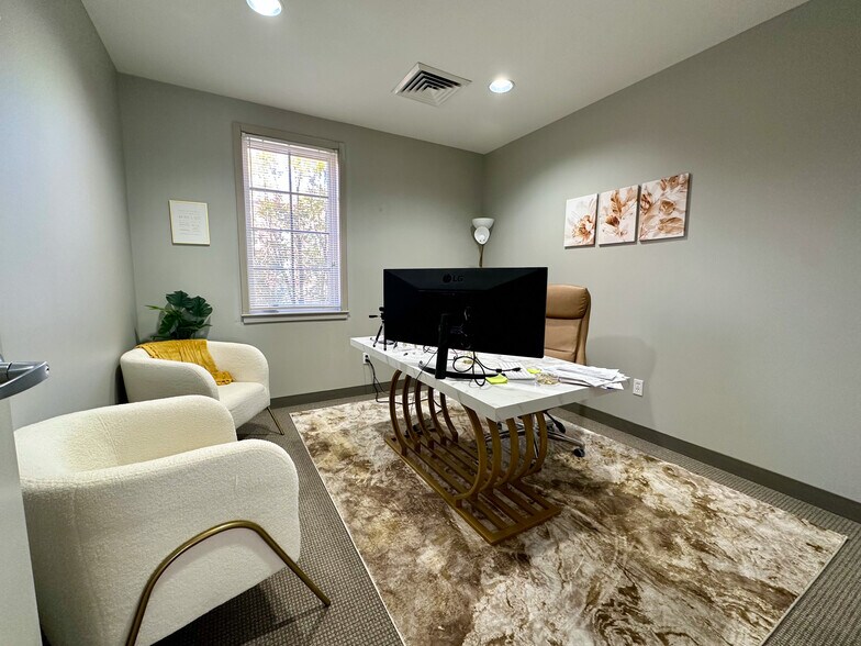 More Photos Of 2010 S 8th St, Saint Louis Office For Lease