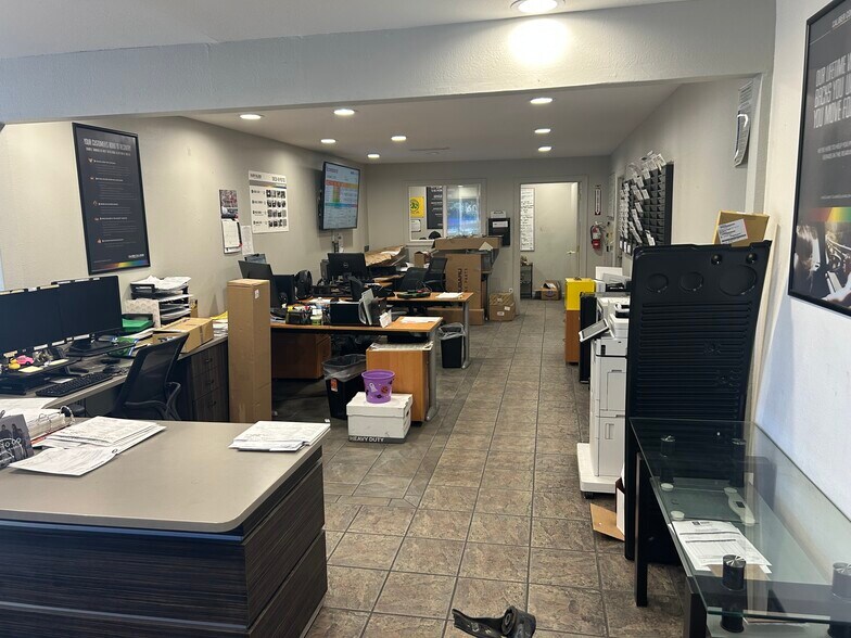 More Photos Of 50 Medway Rd, San Rafael Service For Sale