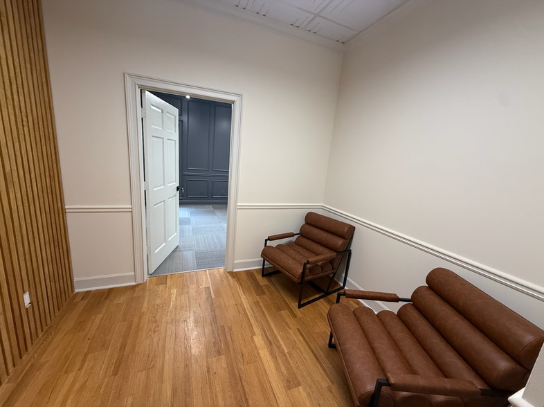 More Photos Of 5064 Roswell Rd, Atlanta Office Residential For Sale
